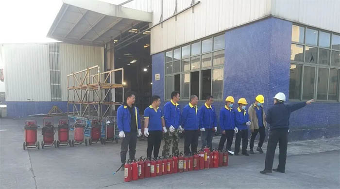 1733293678404124.jpg 廣東中亞鋁業(yè)消防訓(xùn)練-4.jpg